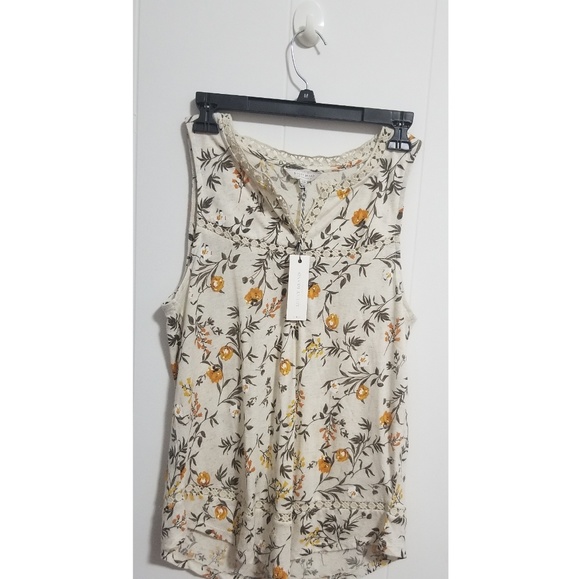 Lucky Brand Tops - 🆕️Lucky Brand flowers top🍀